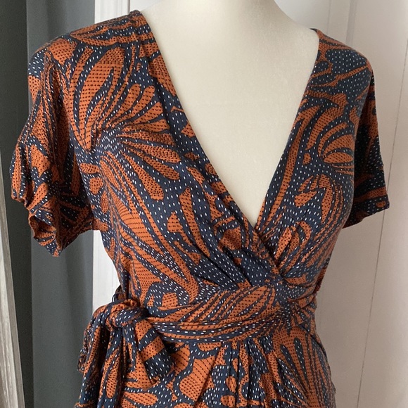 BCBG MAXAZRIA multicolored dress with side tie detail - Picture 3 of 6